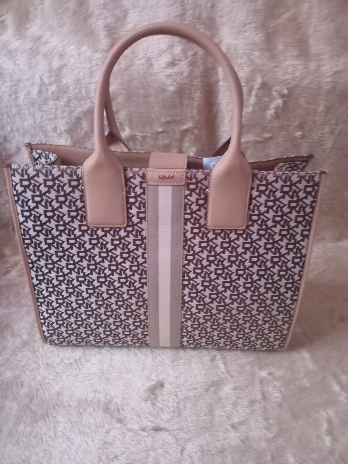 BOOK TOTE DKNY