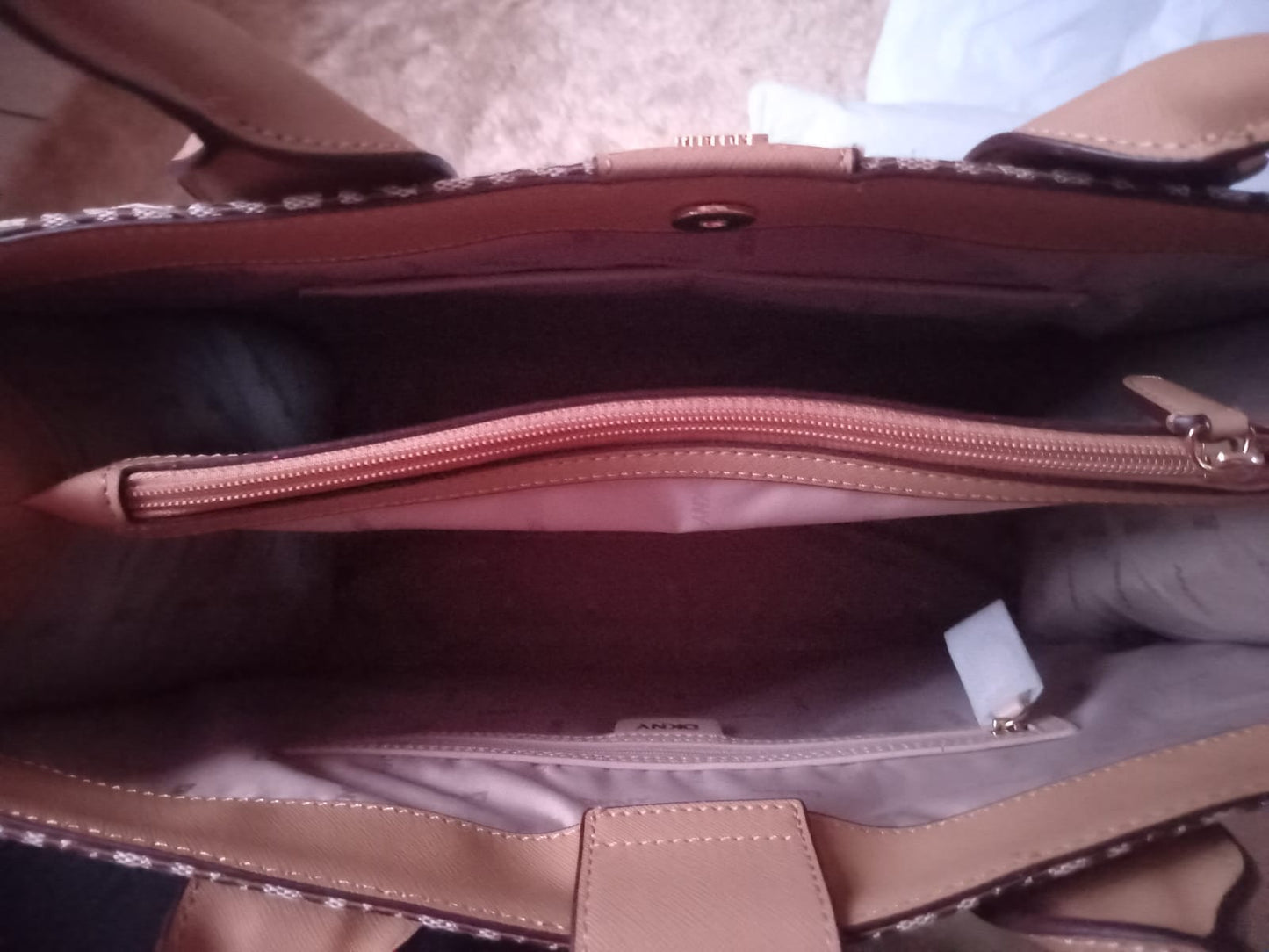 BOOK TOTE DKNY