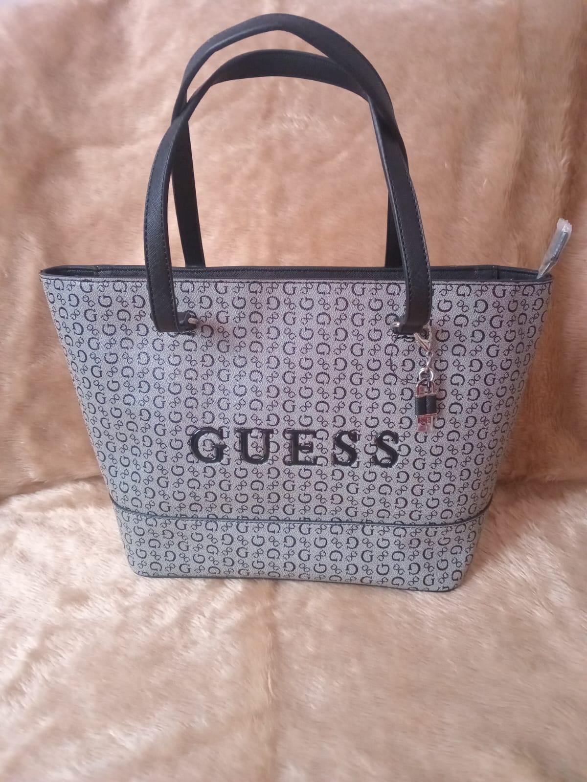 TOTE GUESS